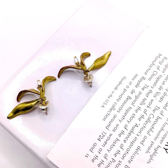 Michael Michaud “Tapestry” Gold and Pearl Earrings - Picture 7 of 8